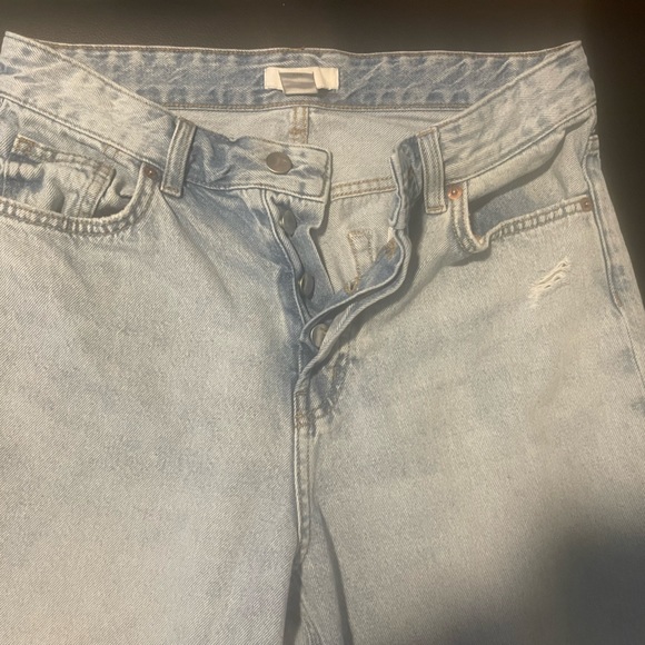 H&M Loose Straight High Waisted  Distressed Blue Jeans|Size 8/25inch inseam - Picture 5 of 11